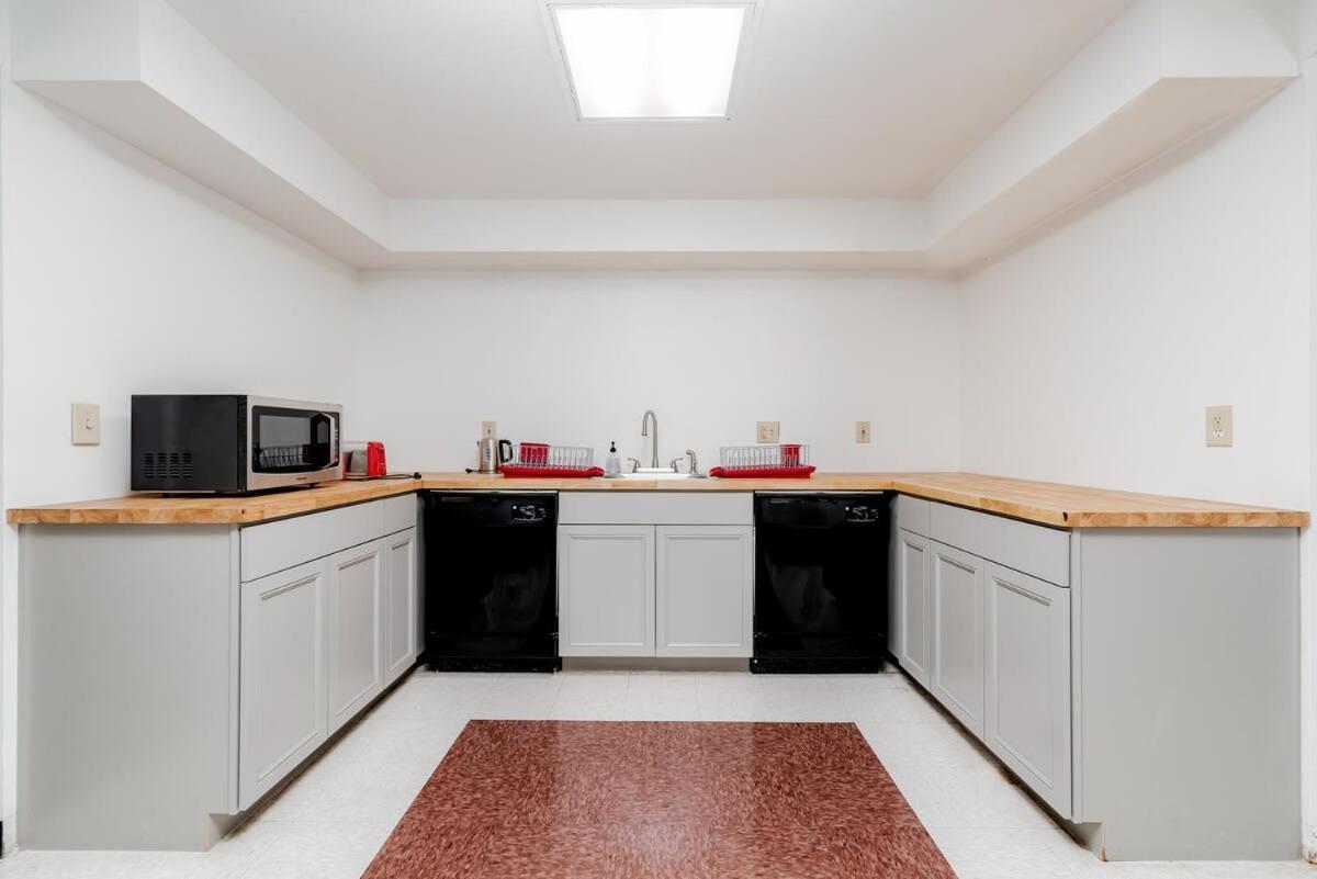 Cozysuites Cwe Stylish Queen With Microwave&Fridge Tower Grove Exteriör bild