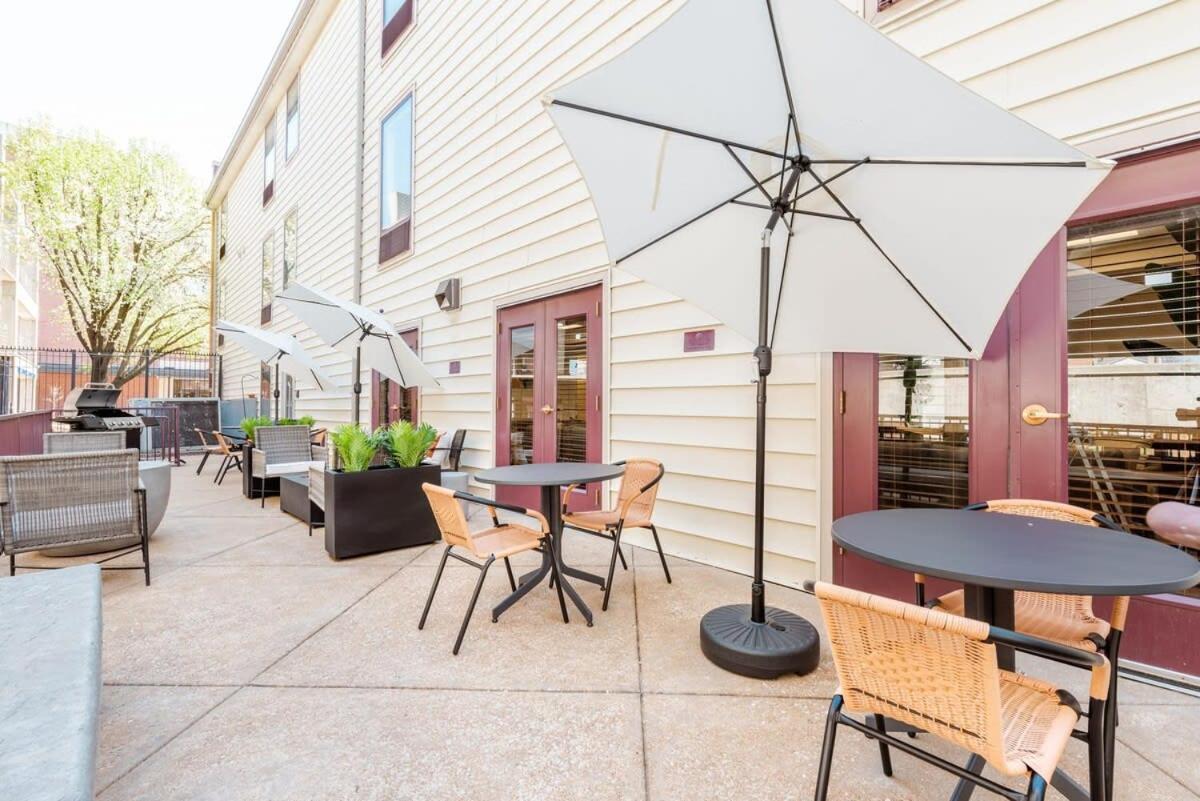 Cozysuites Cwe Stylish Queen With Microwave&Fridge Tower Grove Exteriör bild